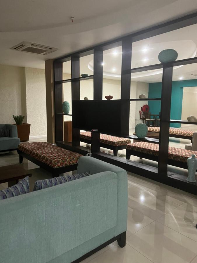 Bayfront Villa & Apartment Портмор Экстерьер фото