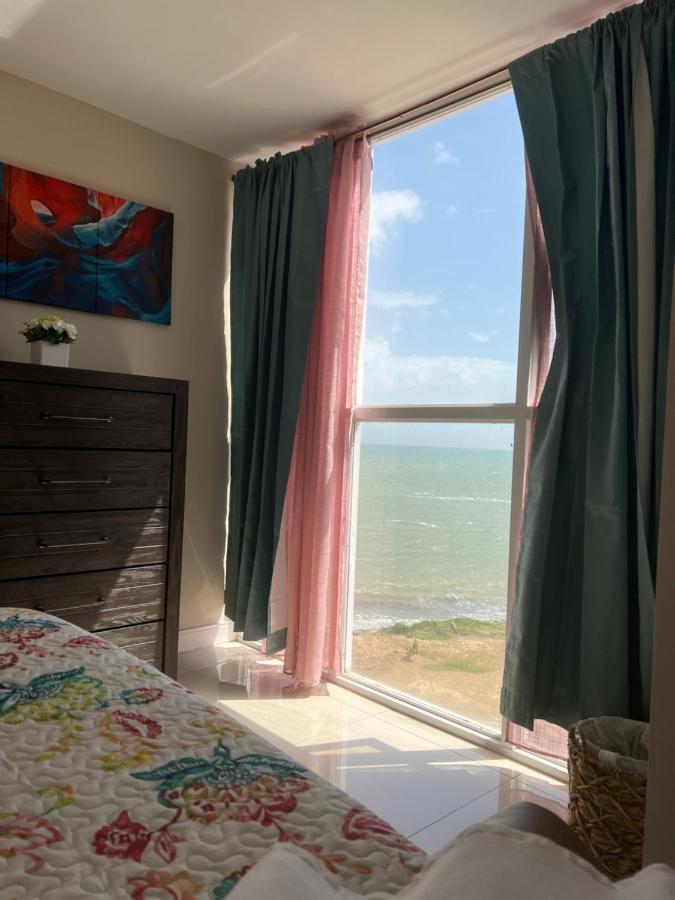 Bayfront Villa & Apartment Портмор Экстерьер фото